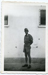 Foto, Angehöriger der Wehrmacht mit Tropenuniform