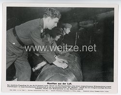 III. Reich - gedrucktes Pressefoto " Munition aus der Luft " 11.7.1944