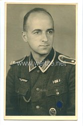 Wehrmacht Heer Portraitfoto, Feldwebel mit Feldspange (Dienstauszeichnung der NSDAP, Medaille zur Erinnerung an den 13. März 1938, Medaille zur Erinnerung an den 1. Oktober 1938)