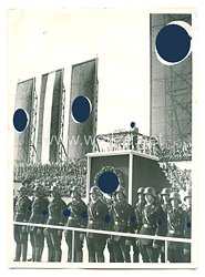 3. Reich Pressefoto: Adolf Hitler während der 1. Mai Feier am Tempelhof in Berlin 1.5.1934