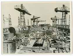 III. Reich Pressefoto: Im Kriegshafen Nikolajew, ein Sowjet-Schlachtschiff von 35000 Tonnen 16.9.1941