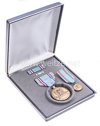 USA - Efficency Good Conduct Medal in Case with Miniature, Lapel Pin and Ribbon Bar 