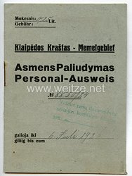 Weimarer Republik - Memelgebiet Personalausweis der Stadt " Memel " für eine Mann des Jahrgangs 1877