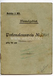 Weimarer Republik - Memelgebiet Personalausweis der Stadt " Memel " für eine Frau des Jahrgangs 1855
