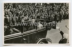 III. Reich - Propaganda-Postkarte - " Tag der nationalen Arbeit, Reichspräsident v.Hindenburg und Reichskanzler Adolf Hitler auf der Fahrt zur Jugendkundgebung "