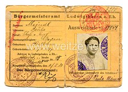 Weimarer Republik - Ausweiskarte Ludwigshafen für eine Frau des Jahrgangs 1897 