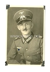 Wehrmacht Heer Portraitfoto, Soldat der Infanterie mit Überschüben 