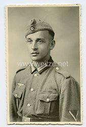 Wehrmacht Heer Portraitfoto, Gefreiter mit Schiffchen
