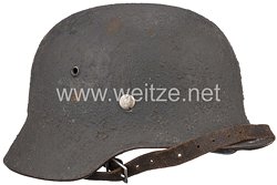 Wehrmacht Stahlhelm M 35 mit Rautarnanstrich und 2 Embleme