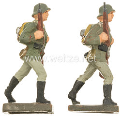 Lineol - Heer 2 Soldaten marschierend, Gewehr vorn tragend
