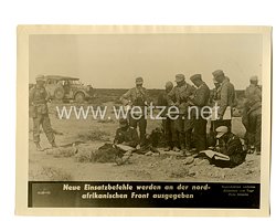 III. Reich Aushangfoto der Deutschen Wochenschau: " Neue Einsatzbefehle werden an der nordafrikanischen Front ausgegeben "
