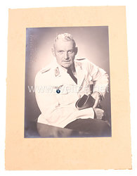 Luftwaffe Portraitfoto eines Oberstleutnant mit Sommerdienstrock