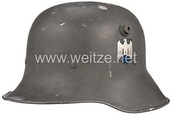 Wehrmacht Paradehelm Modell 1918 mit beiden Emblemen