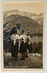 III. Reich - Propaganda-Postkarte - " Adolf Hitler - Hitler mit der Jugend in den Bergen "