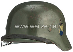 Wehrmacht Stahlhelm M 35 mit 2 Emblemen 