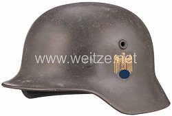 Wehrmacht Heer Stahlhelm M 35 - Embleme und der Kinnriemen sind neu !