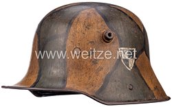 Deutsches Reich 1. Weltkrieg Stahlhelm M 1916 in Mimikri-Tarnanstrich der 1. Garde-Division