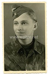 Luftwaffe Portraitfoto, Fallschirmjäger mit Fallschirmschützenbluse (Knochensack) 1944