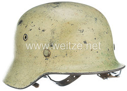 Wehrmacht Stahlhelm M 40 mit Tarnlackierung