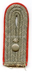 Preußen 1. Weltkrieg Einzel Schulterstück feldgrau für einen Leutnant im 2. Garde-Feldartillerie-Regiment