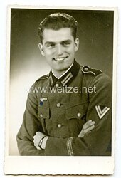 Wehrmacht Heer Portraitfoto, Obergefreiter mit Ärmelband Feldherrnhalle