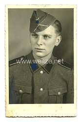 Waffen-SS Portraitfoto, SS-Mann mit Wehrmachtsschiffchen