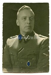 Waffen-SS Portraitfoto,  	 	SS-Obersturmführer mit SA-Wehrsportabzeichen