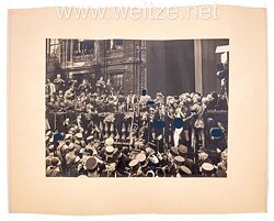 III. Reich Foto, Adolf Hitler bei einer Ankündigung vor Angehörigen der Sturmabteilung (SA) und des Deutschen Jungvolk (DJ)