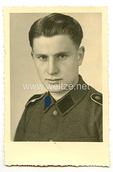 Waffen-SS Portraitfoto, SS-Mann in der SS-Division "Totenkopf" 