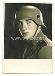 SS-Verfügungstruppe Portraitfoto, SS-Mann mit Stahlhelm