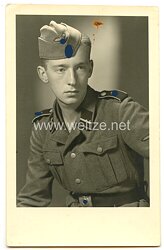 Waffen-SS Portraitfoto, SS-Sturmmann mit Schiffchen in der Leibstandarte SS Adolf Hitler (LAH)