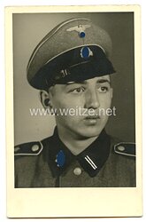 Waffen-SS Portraitfoto, SS-Sturmmann mit Schirmmütze in der Leibstandarte SS Adolf Hitler (LAH)
