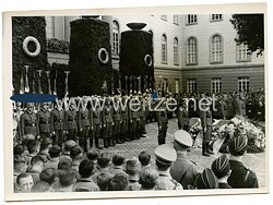 Waffen-SS Pressefoto: Staatsbegräbnis für den deutschen Erfinder des Fernsehens