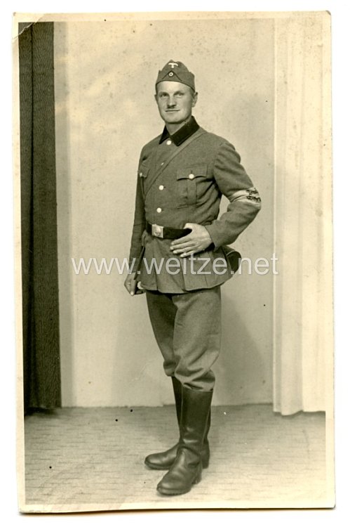 Luftwaffe Foto, Soldat mit Armbinde 