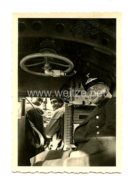 Luftwaffe Foto, Soldat in einem Transportflugzeug