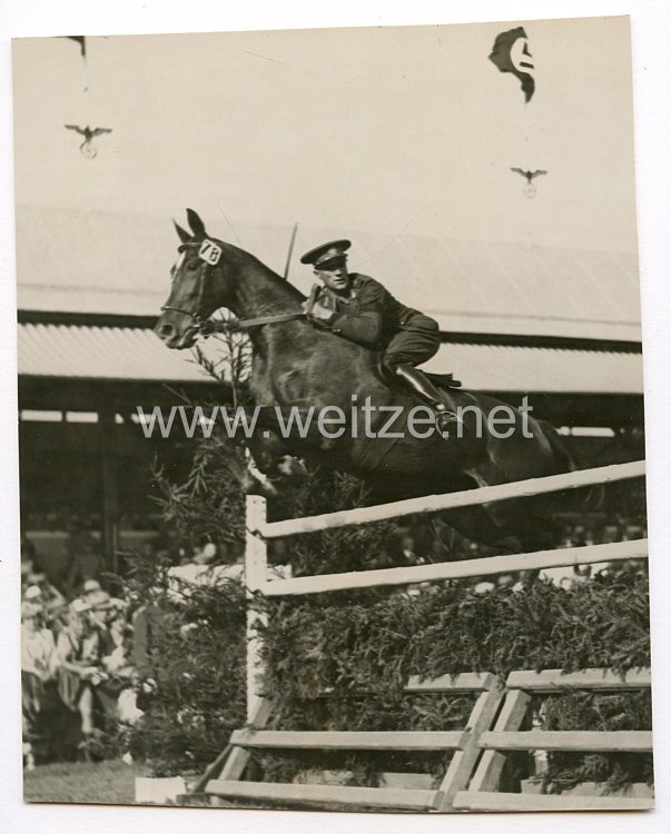III.Reich Pressefoto, Rumänischer Sieger bei einem Reitturnier in Aachen 1936 