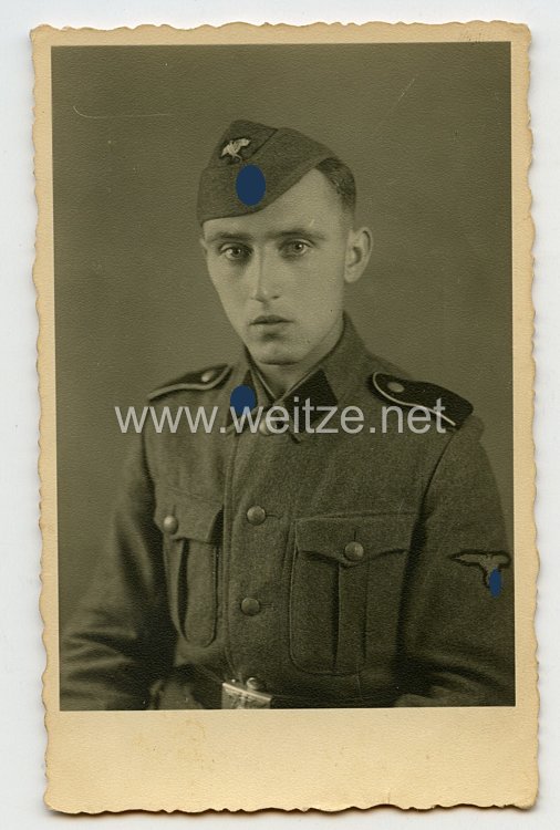 Waffen-SS Portraitfoto, SS-Mann in der SS-Division "Totenkopf"