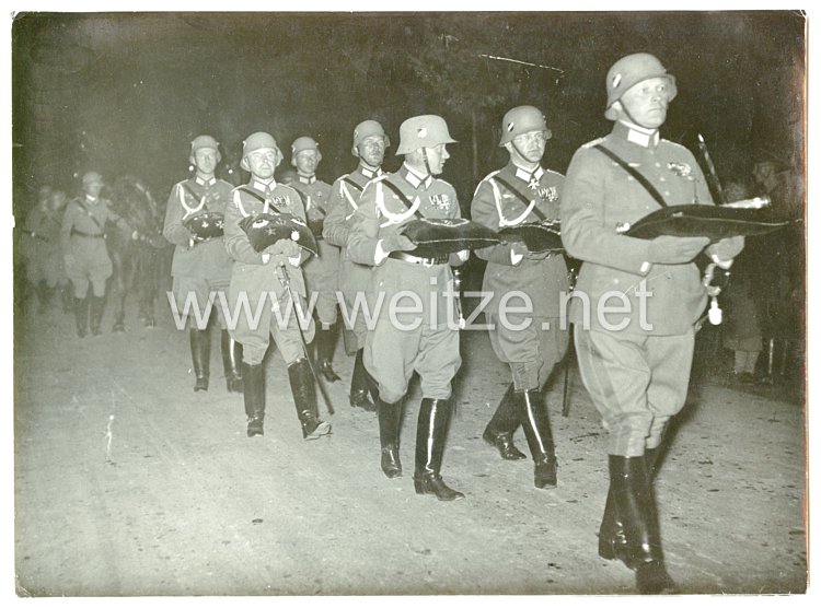 III. Reich Pressefoto: Der nächtliche Trauerzug nach Tannenberg 7.8.1934