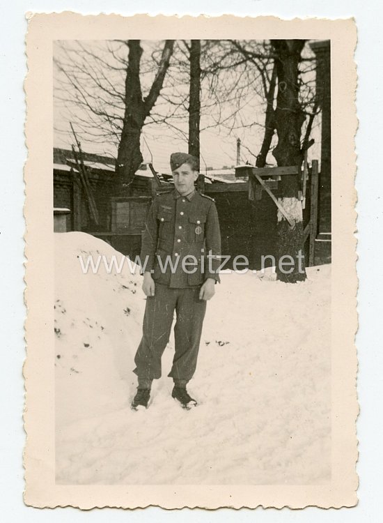 Wehrmacht Heer Fotogruppe, Funker der Panzer Nachrichten Abteilung /Panzer Brigade 106 Bild 2