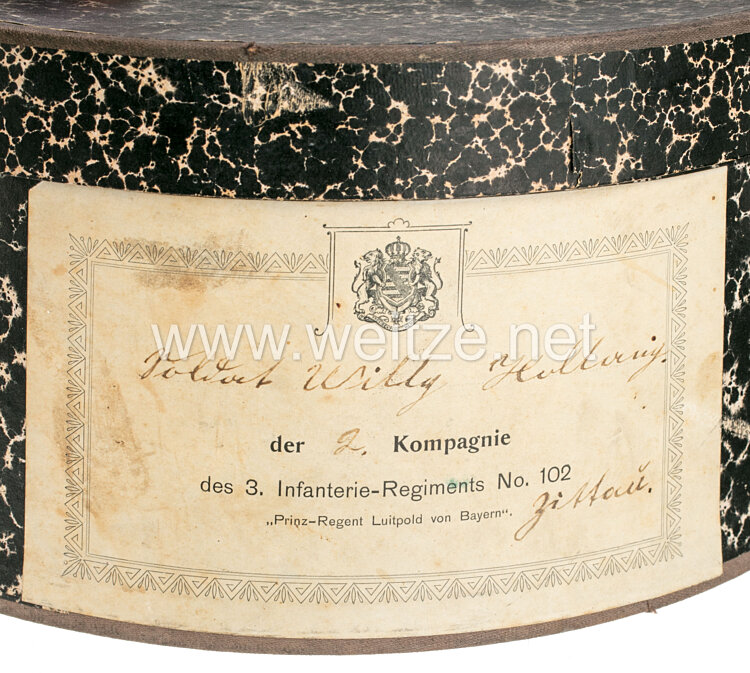 Königreich Sachsen Hutkoffer für eine Schirmmütze für einen Angehörigen des Königlich Sächsischen 3. Infanterie-Regiments König Ludwig III von Bayern Nr. 102 Bild 2