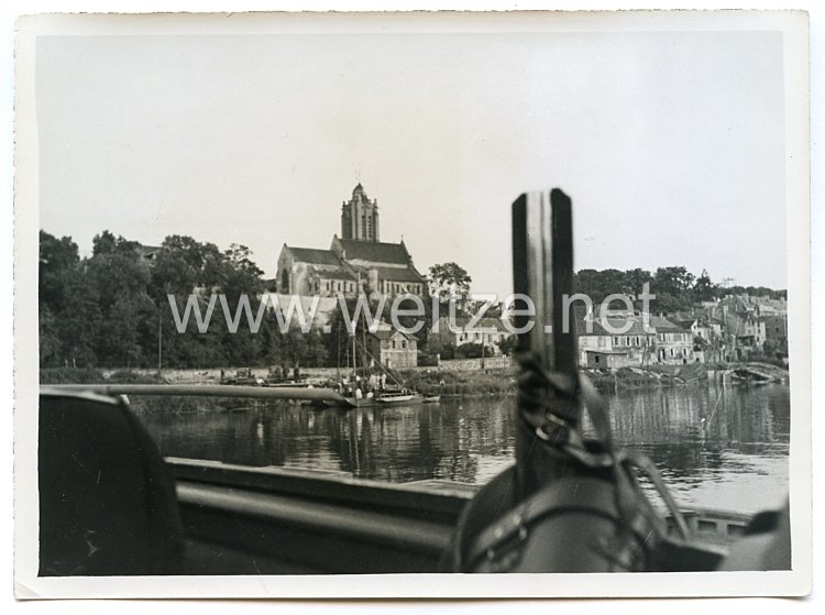 Wehrmacht Pressefoto: Pioniere beim Oise Übergang auf den Weg nach  St-Denis / Paris (Frankreich)