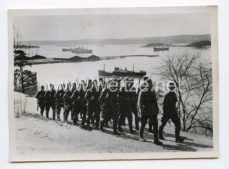 Kriegsmarine Pressefoto: Auf den Wege zur Ablösung einer Küstensicherung 12.12.1940