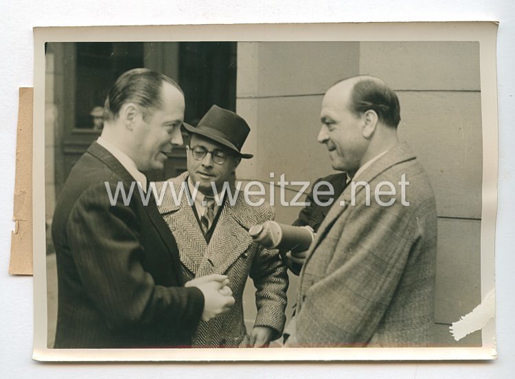3. Reich Pressefoto: Paul Hartmann als Präsident der Reichstheaterkammer in sein neues Amt eingewiesen. 23.4.1942