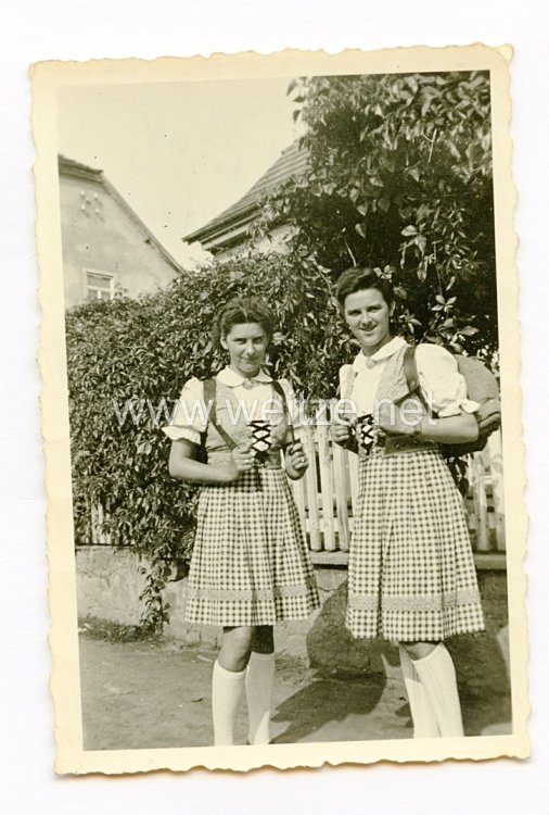 III. Reich Foto, 2 Tirolerin in Trachten senden Ihre Grüße, Steinbach im July 1943
