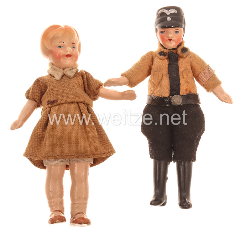 III. Reich: kleiner SS-Mann und BDM Mädchen als Spielzeugpuppen