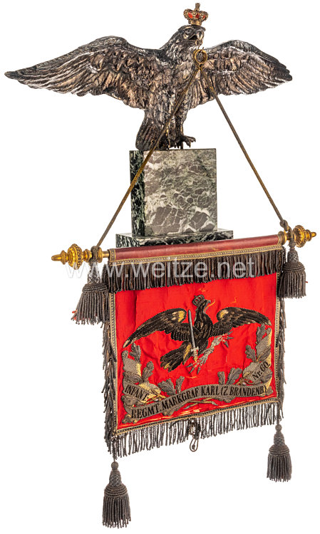 Preußen Großer Schellenbaumadler mit der Schellenbaumfahne des Infanterie-Regiments "Markgraf Karl" (7. Brandenburgisches) Nr. 60