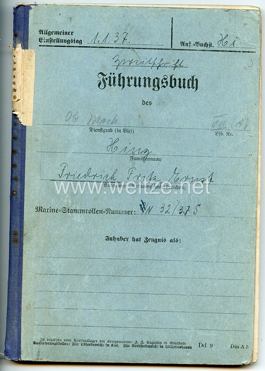 Kriegsmarine - Führungsbuch für einen späteren Obermechaniker (A) im Artillerie-Arsenal Cuxhaven, der noch vom 2.-8.5. im Infanterie-Einsatz in Mecklenburg war