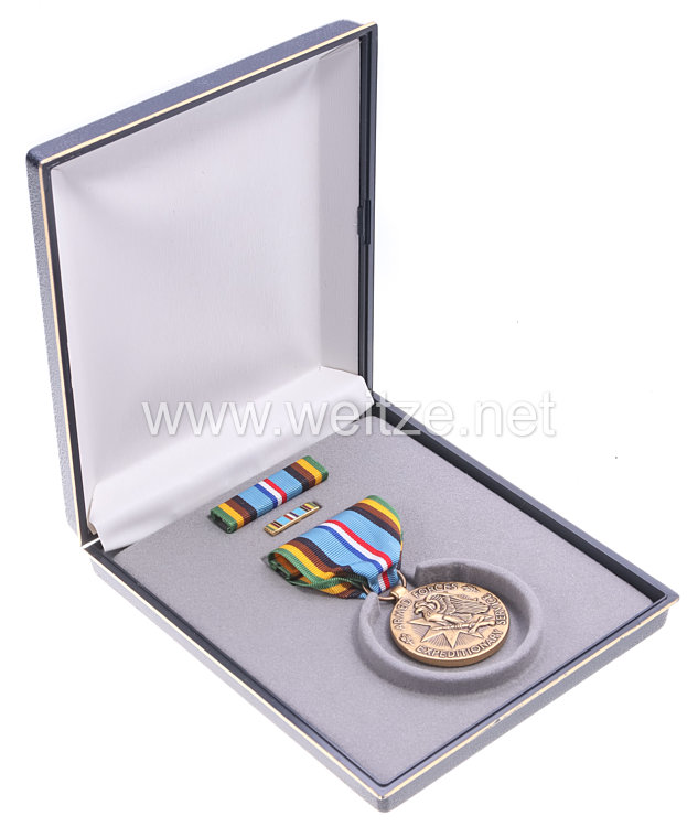 USA - Armed Forces Expeditionary Service Medal in Case with Lapel Pin and Ribbon Bar 