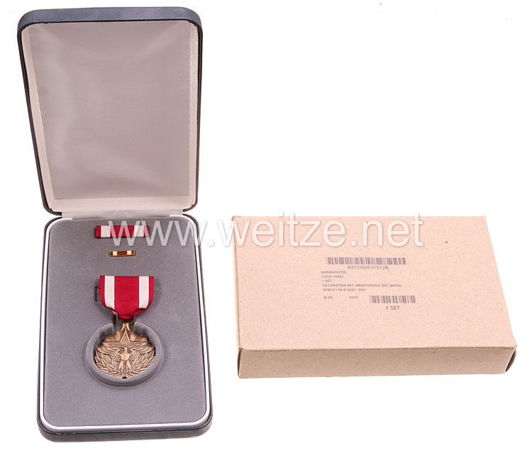 USA - Meritorious Service Medal in Case with Lapel Pin and Ribbon Bar  
