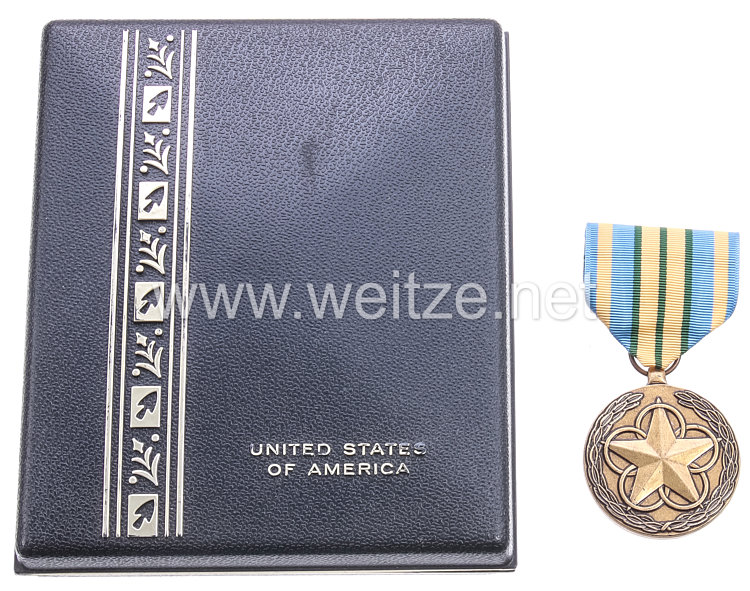 USA - Armed Forces Outstanding Volunteer Service Medal in Case with Lapel Pin and Ribbon Bar    Bild 2